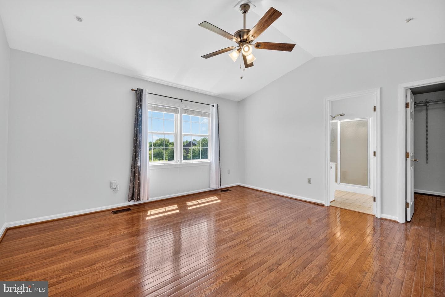 8023 Admiralty Place photo 24