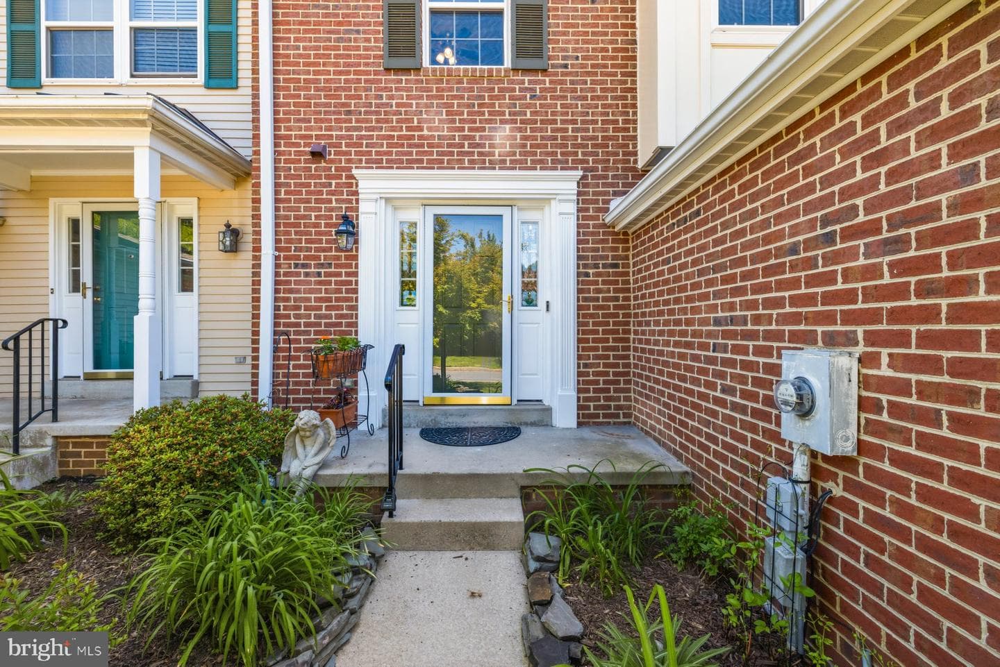 8023 Admiralty Place photo 3