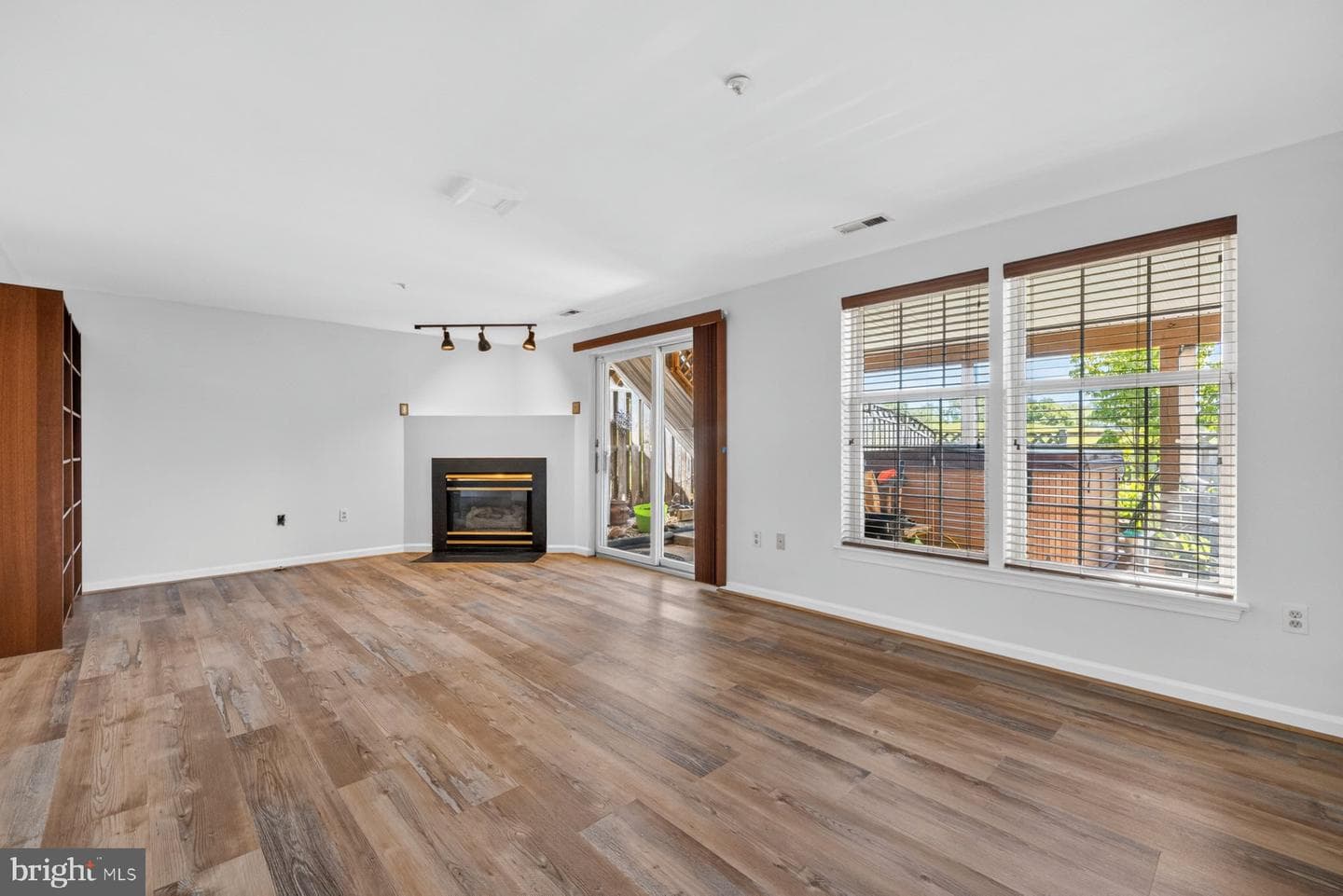8023 Admiralty Place photo 31