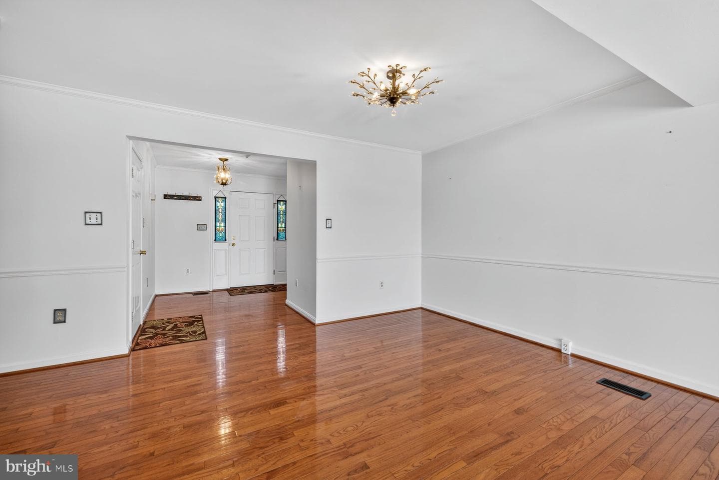 8023 Admiralty Place photo 7