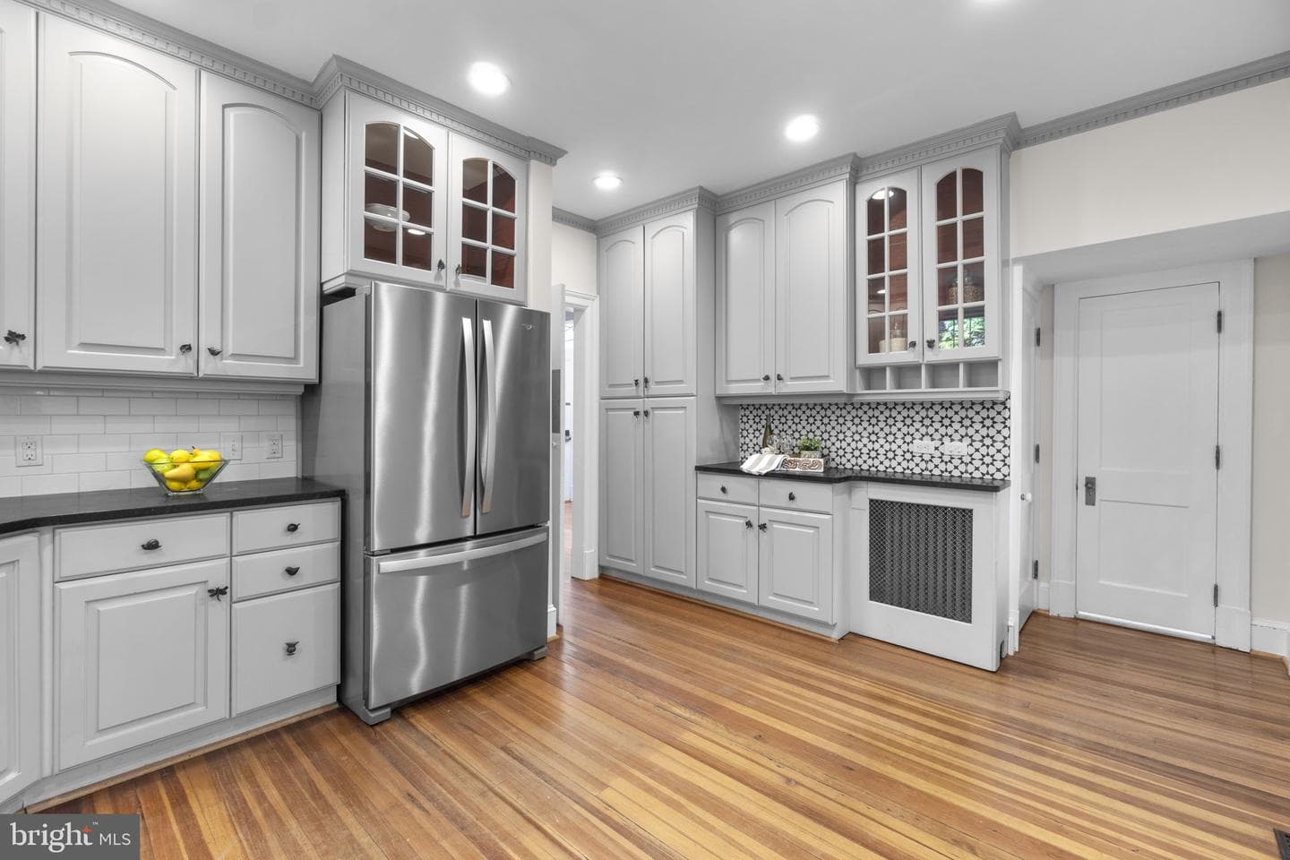 305 College Place photo 13