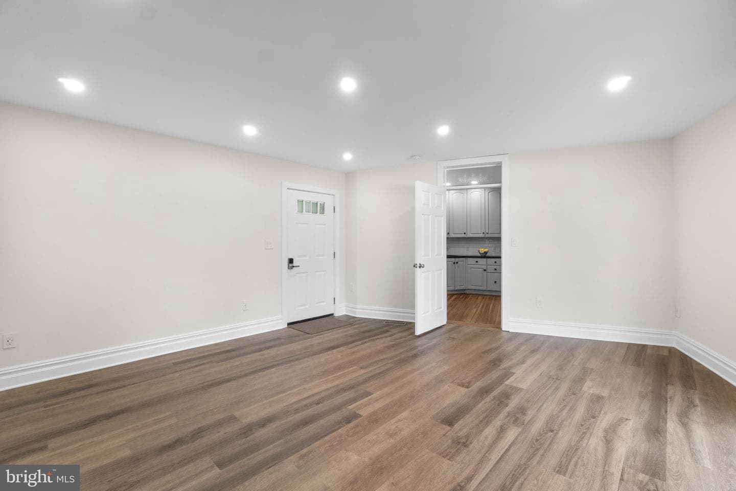 305 College Place photo 20