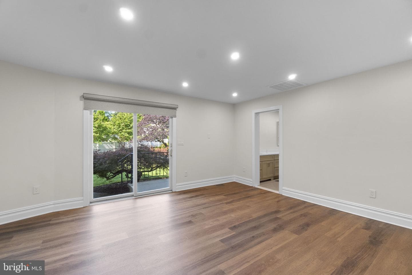 305 College Place photo 21