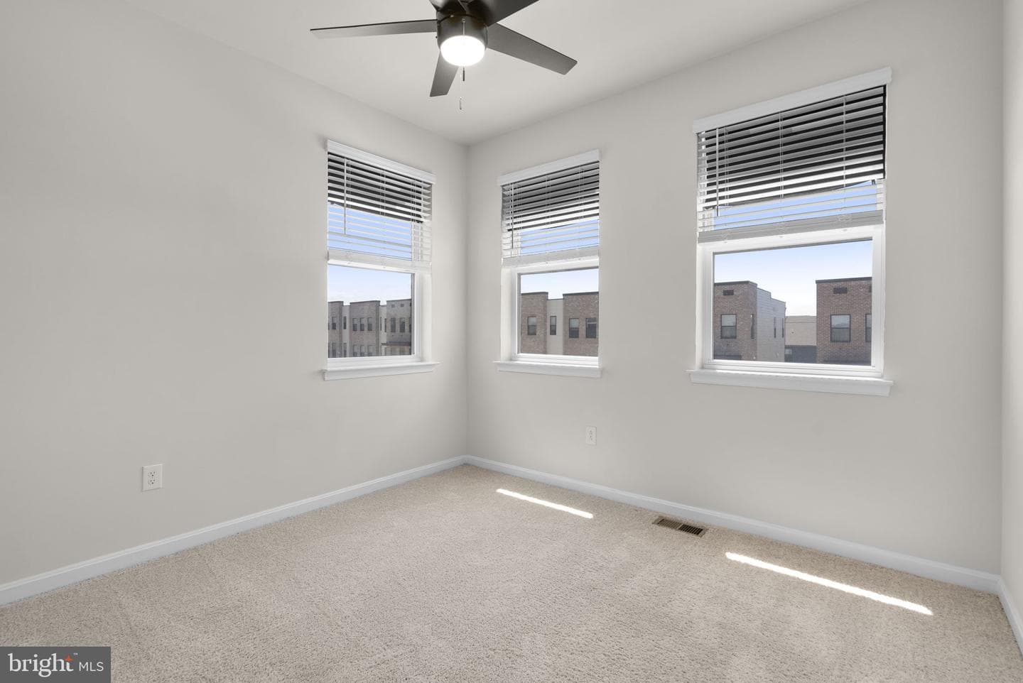 861 Amity Street photo 30