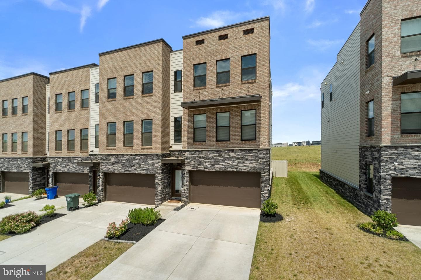 861 Amity Street photo 47