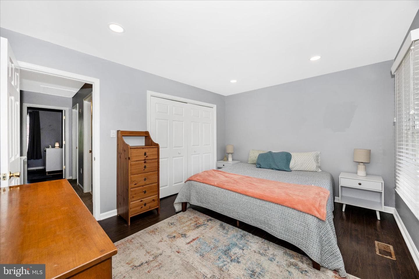 2412 Dunmore Court photo 17