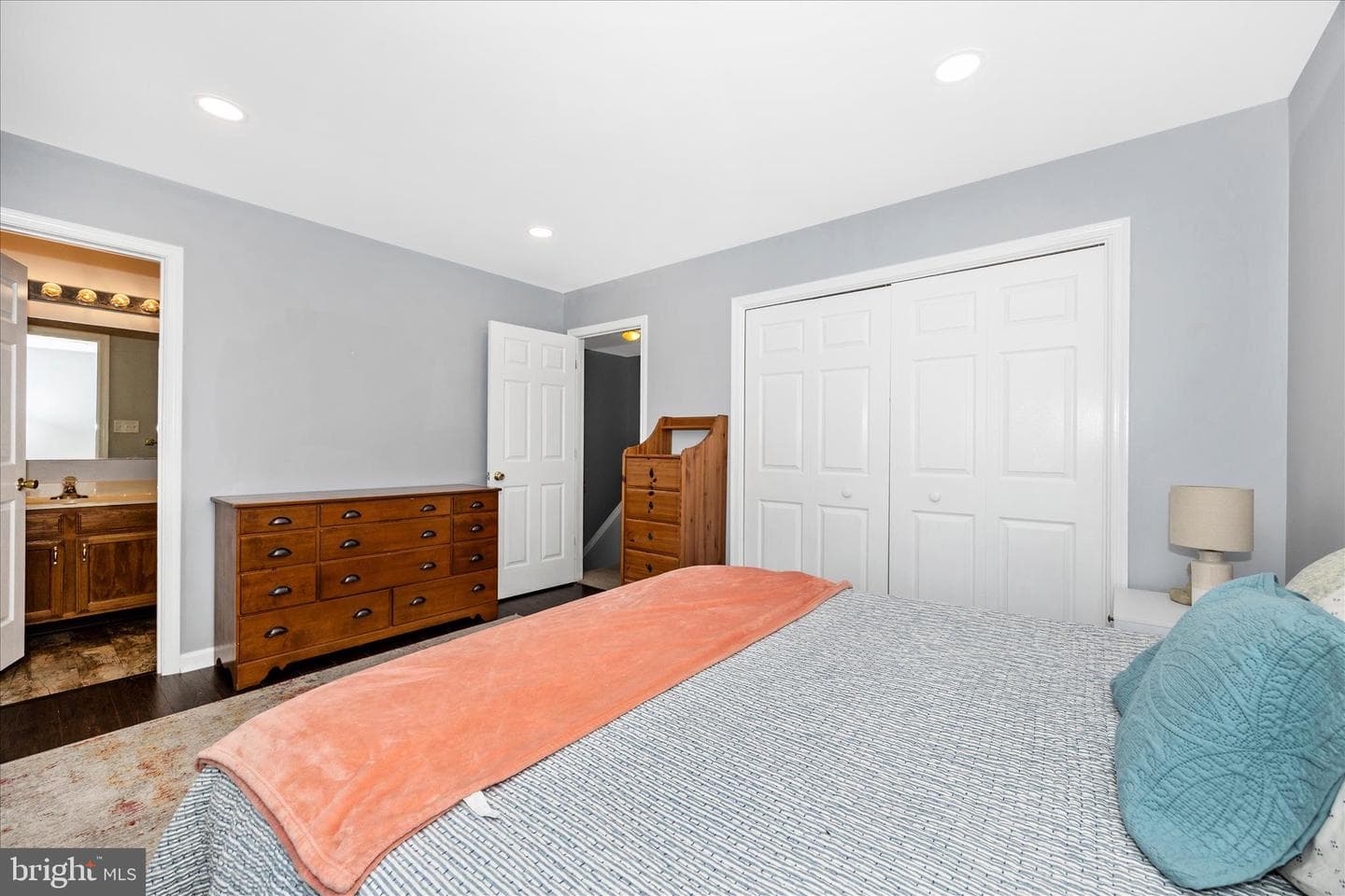 2412 Dunmore Court photo 18
