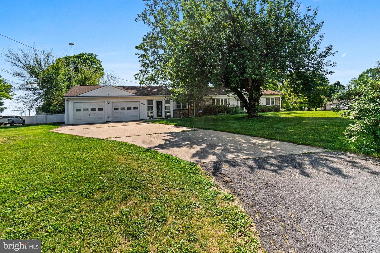 8214 Pembrook Court photo 2