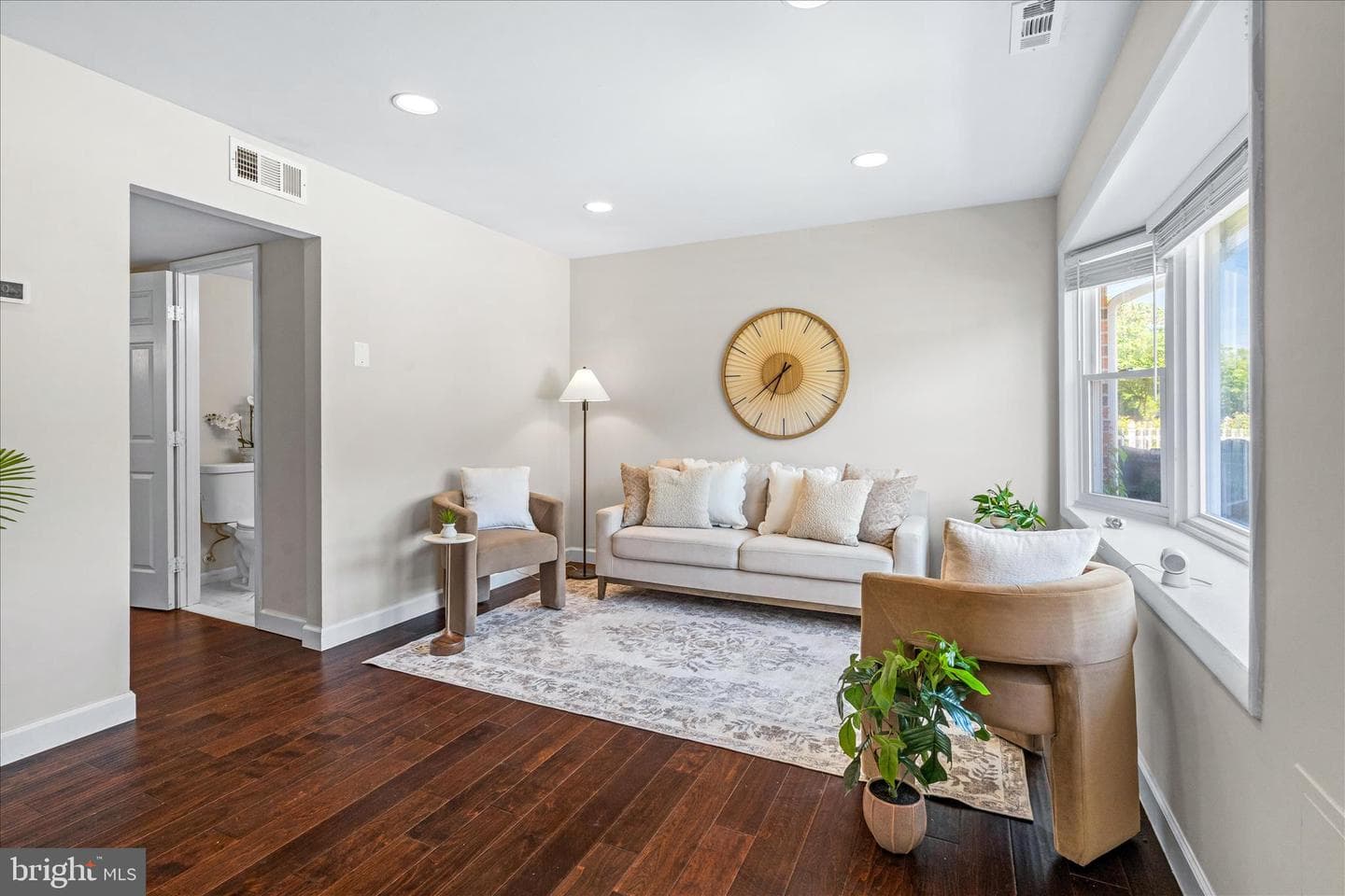 108 W Orndorff Drive photo 2