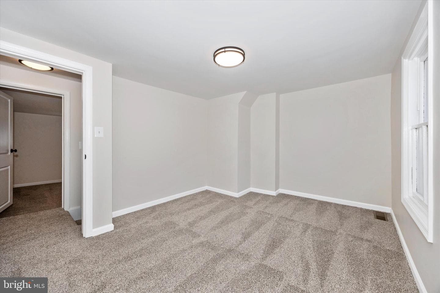 246 E 7th Street photo 13