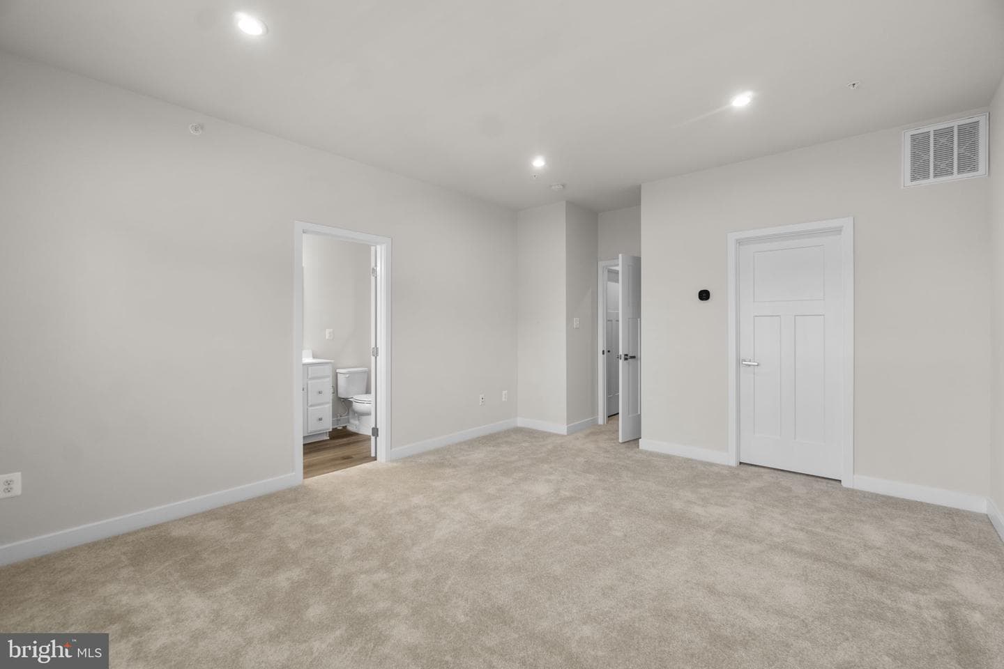 5788 Meadowood Street photo 11