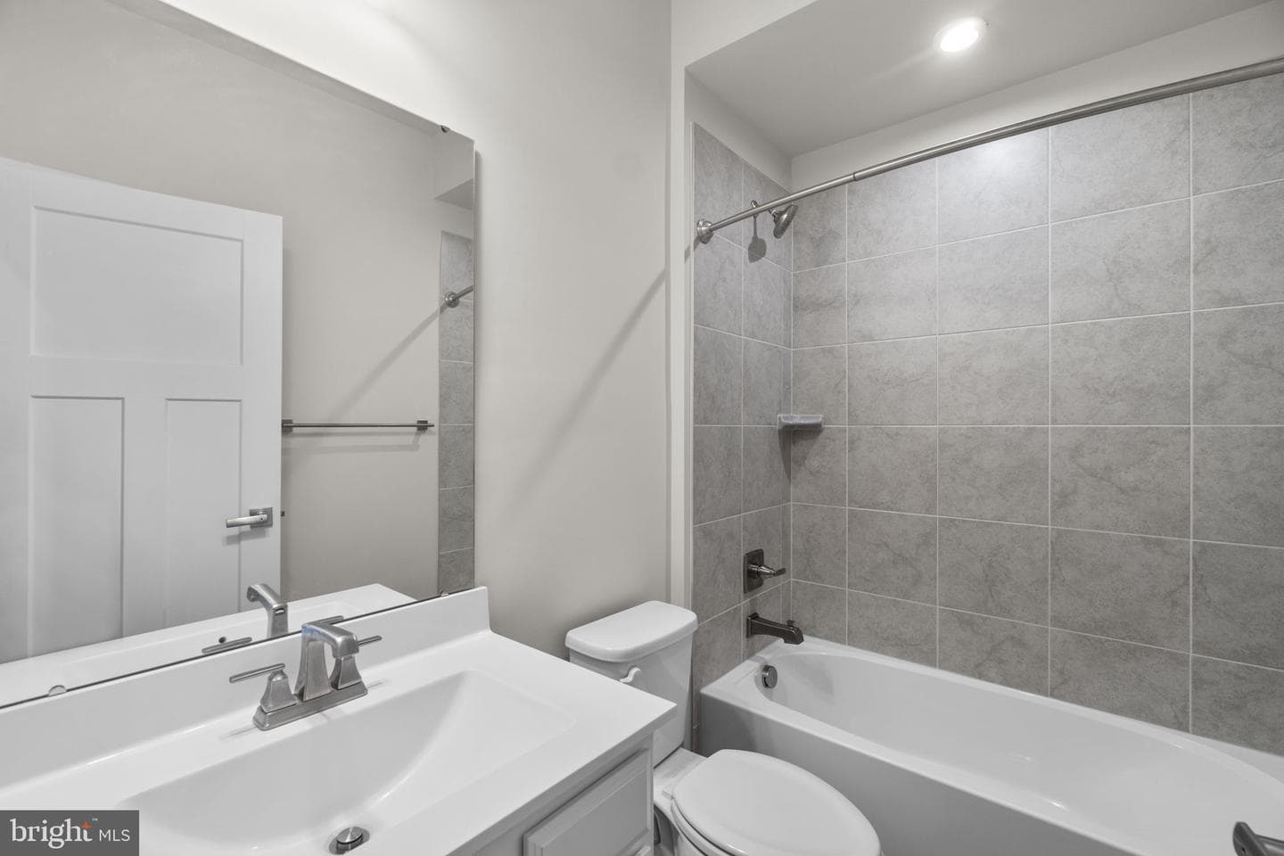 5788 Meadowood Street photo 15