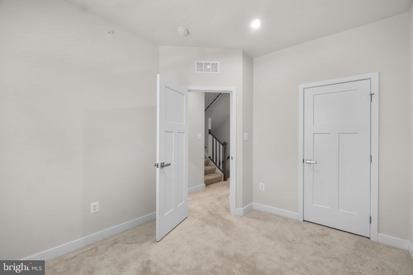 5788 Meadowood Street photo 17