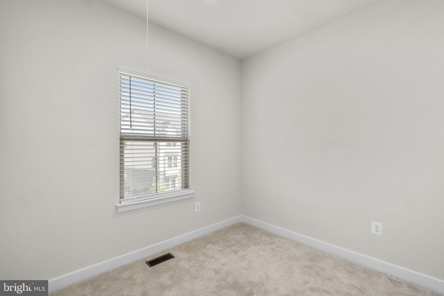 5788 Meadowood Street photo 18
