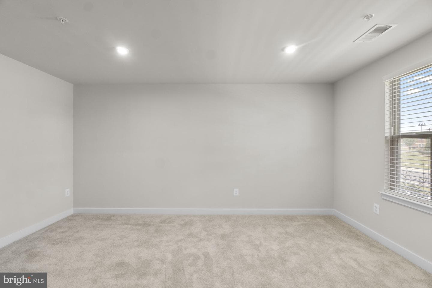 5788 Meadowood Street photo 24