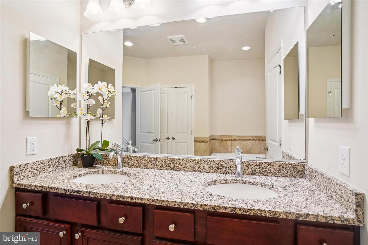 6947 Country Club Terrace photo 27