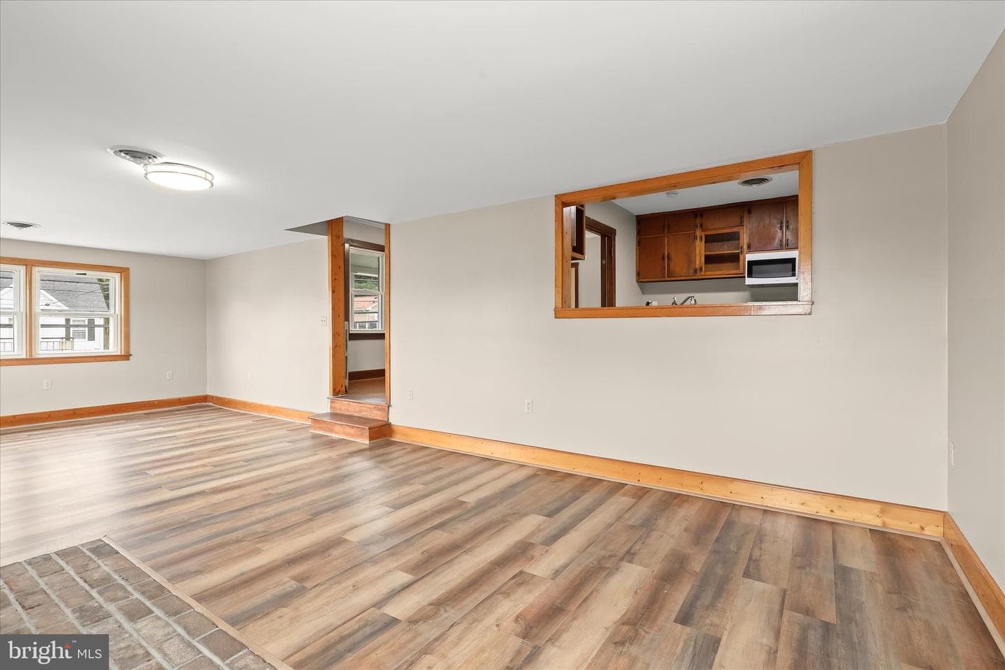 323 S Jefferson Street photo 11