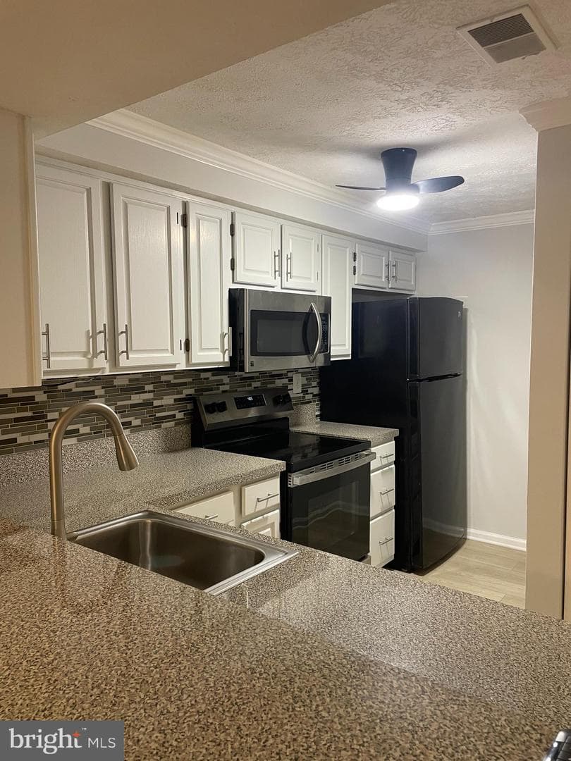 804 Stratford Way #d photo 4