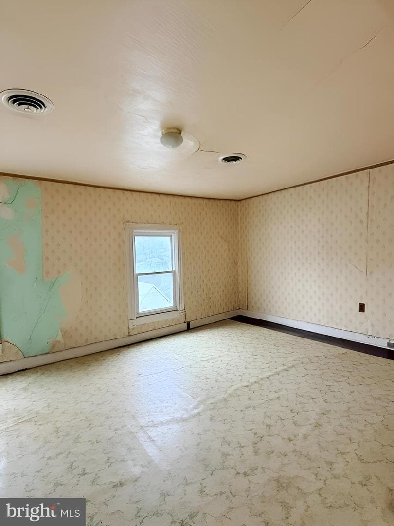 805 E B Street photo 18