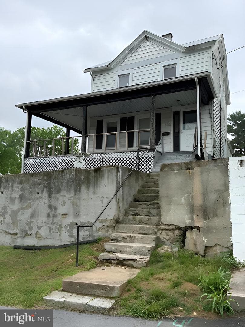 805 E B Street photo 2