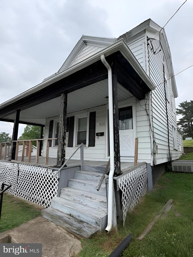 805 E B Street photo 3
