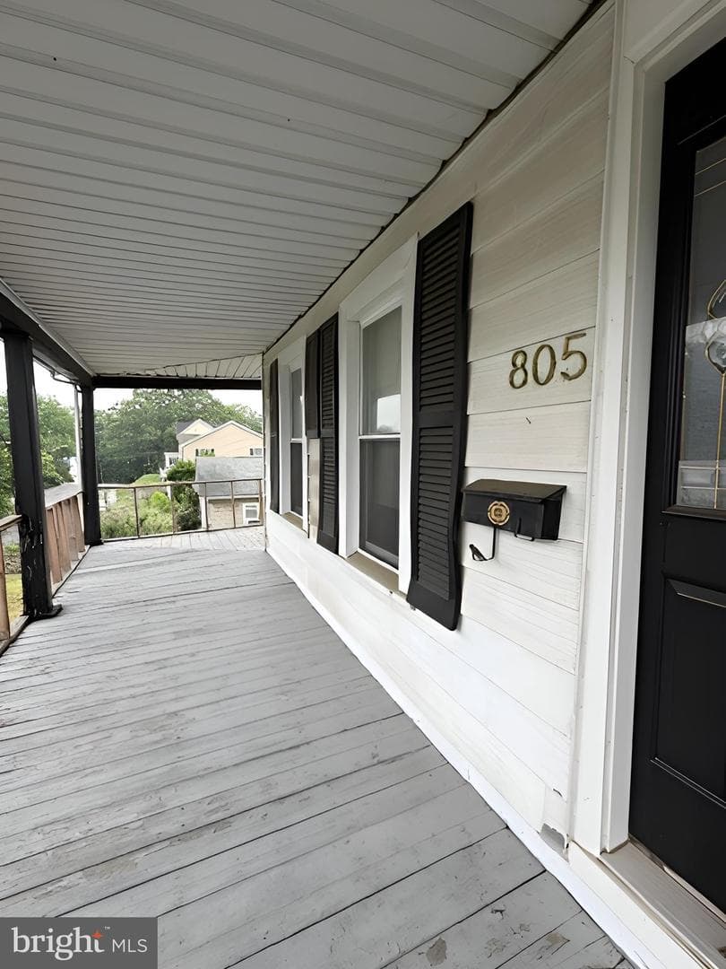 805 E B Street photo 4