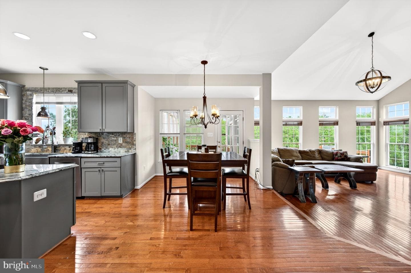 8 N Pointe Terrace photo 12