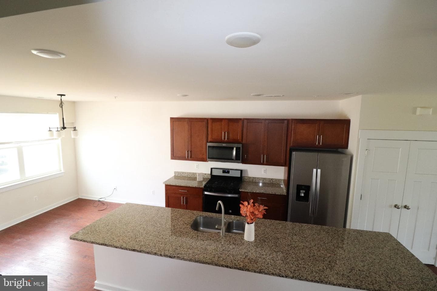 414 Waverley photo 10