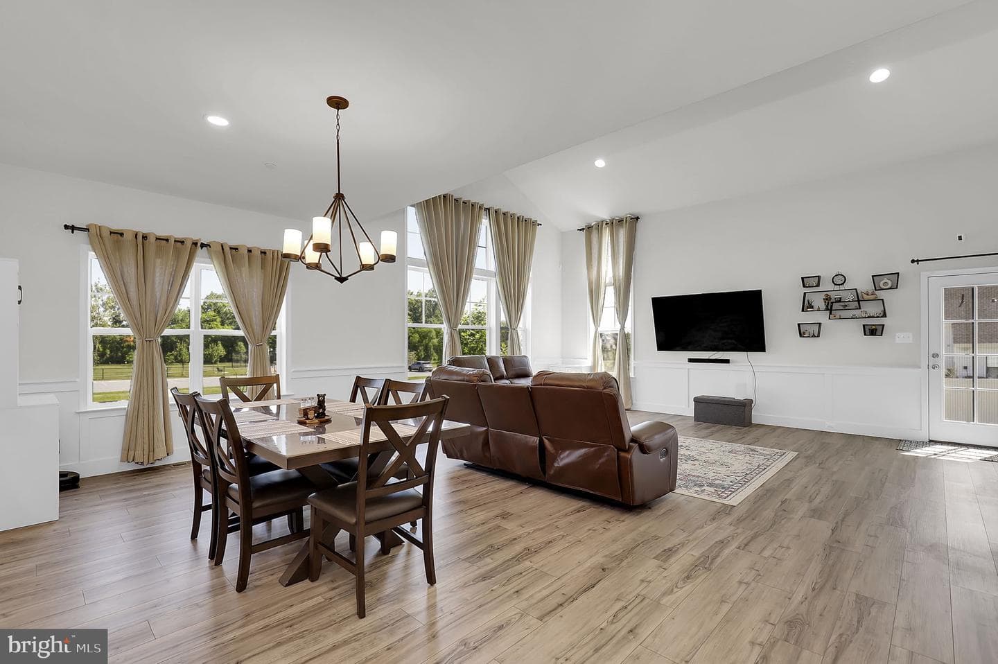 2820 Heartland Circle photo 12