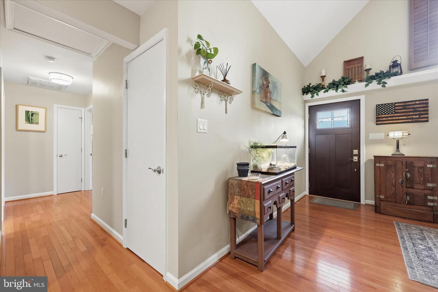 6714 Meadowlawn Circle photo 12