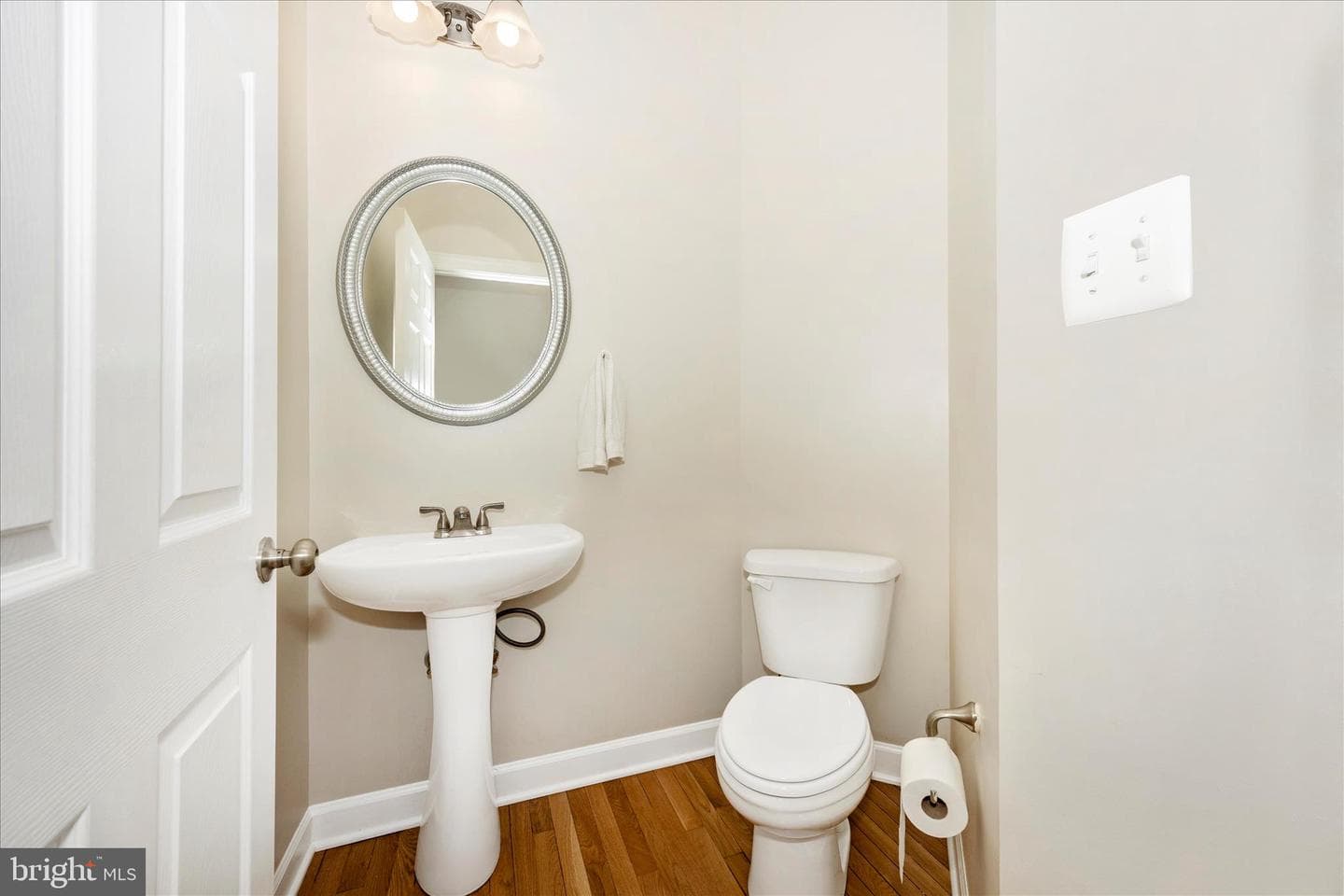 9876 Notting Hill Drive photo 22