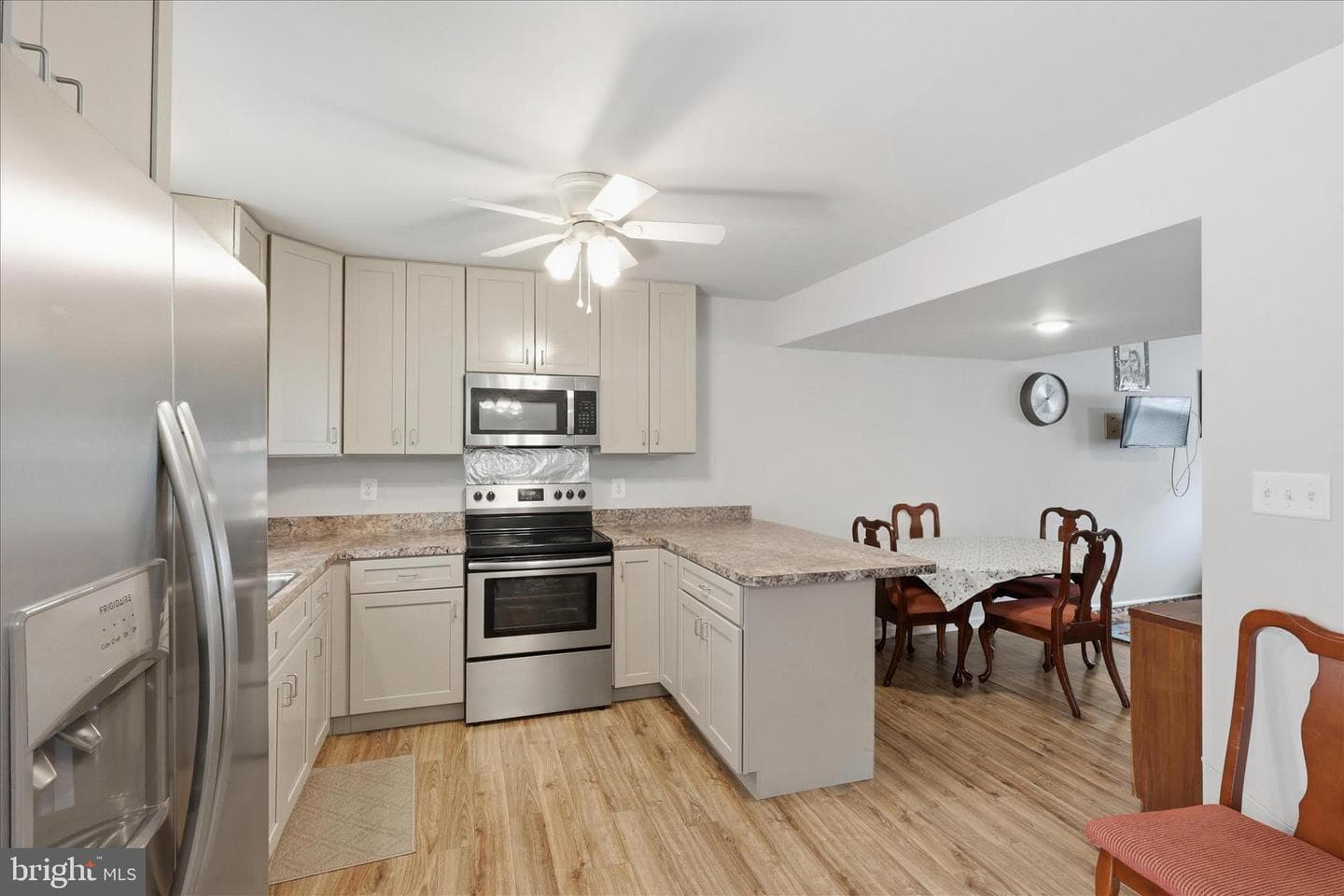 8326 Revelation Avenue photo 13