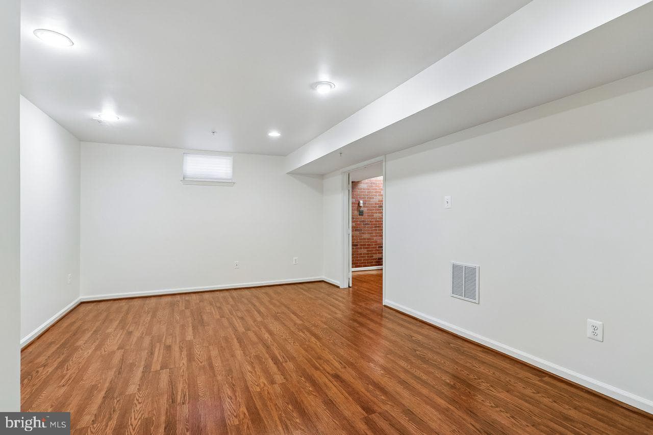 2531 Island Grove Boulevard photo 28