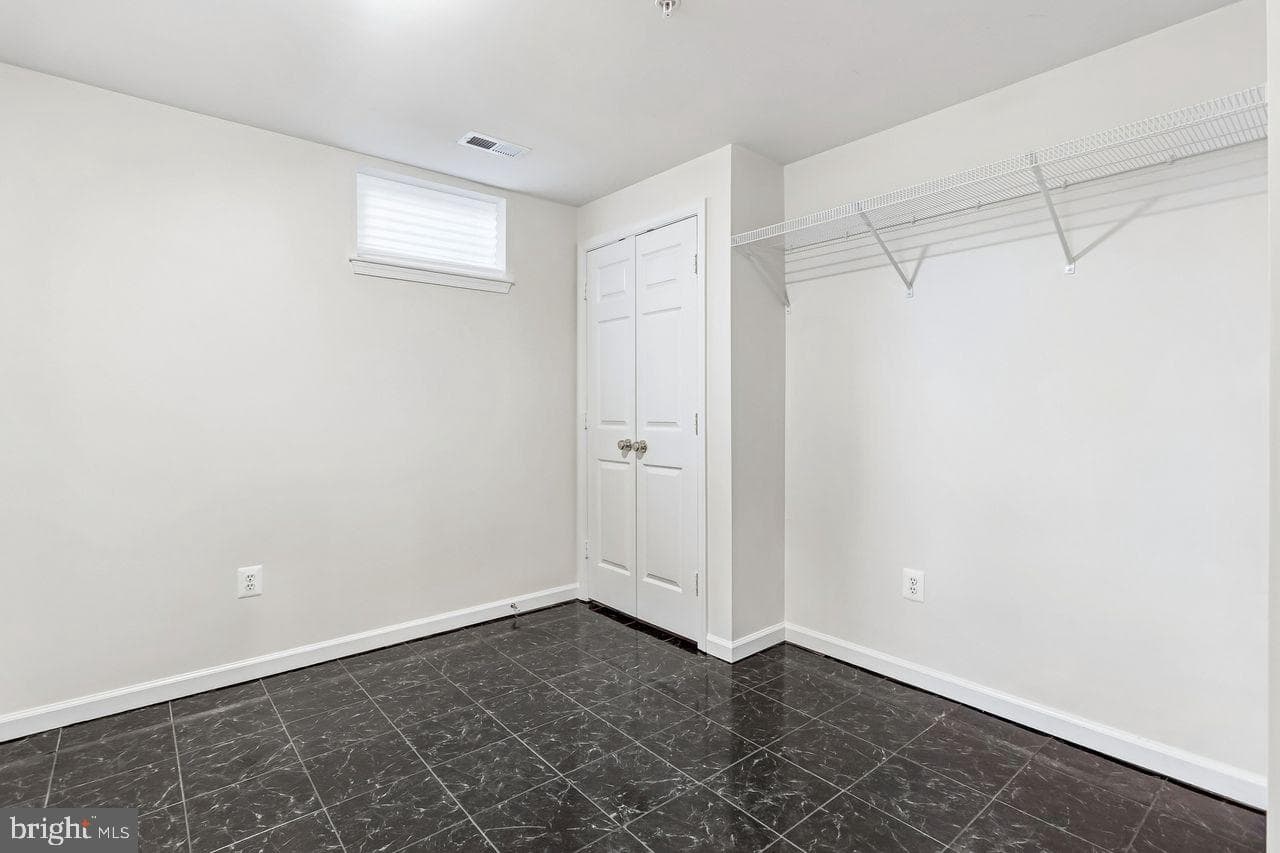 2531 Island Grove Boulevard photo 32
