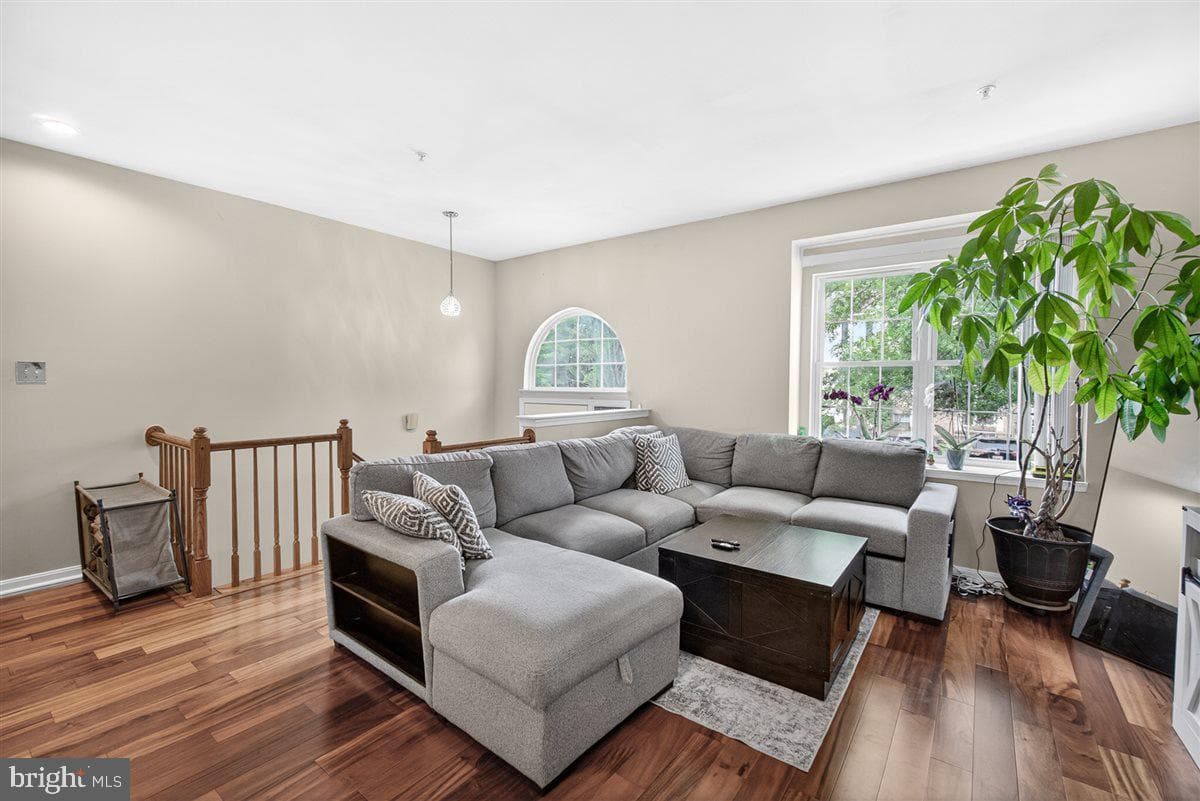 1506 S Rambling Way photo 4