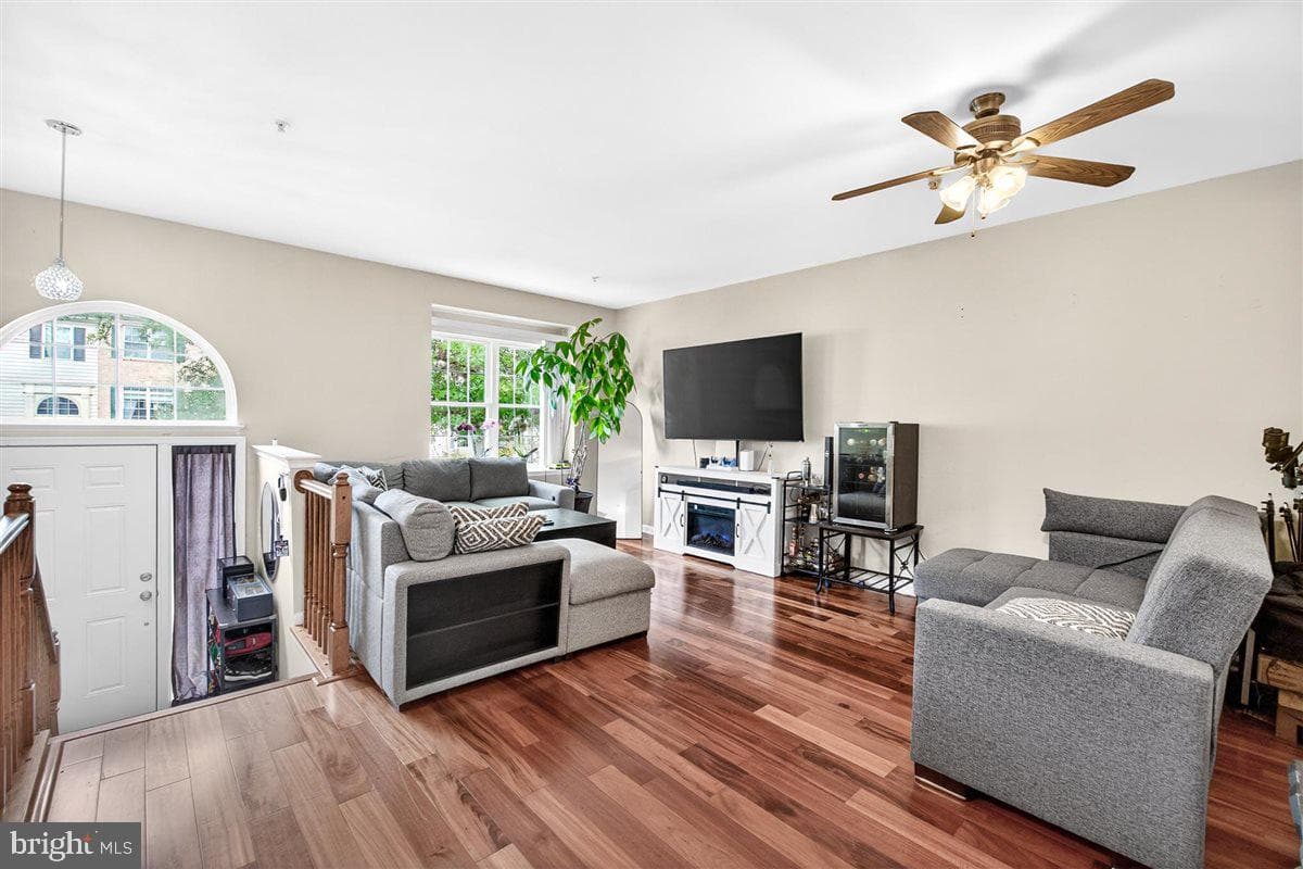 1506 S Rambling Way photo 6