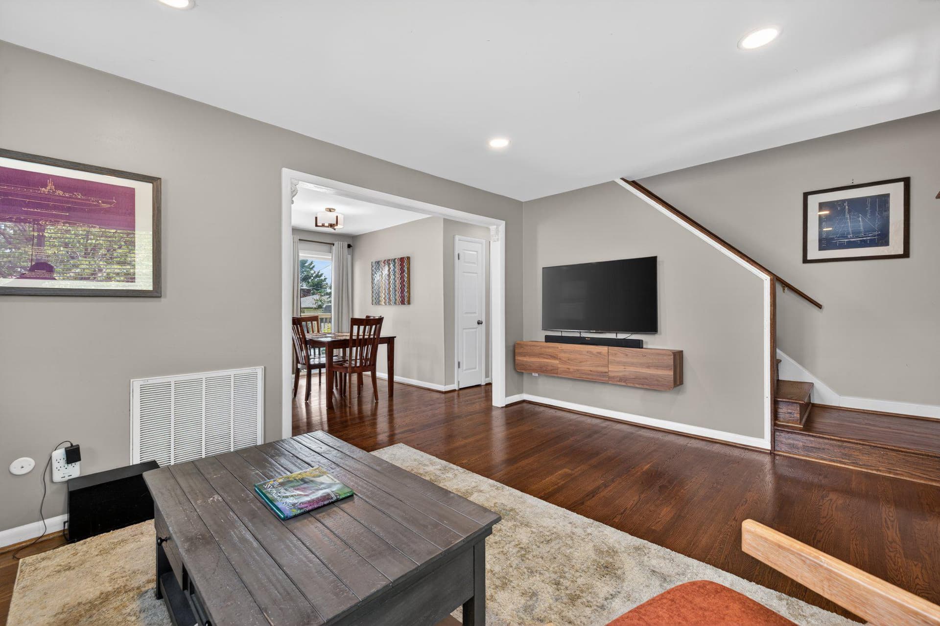 1002 Wilson Place photo 4