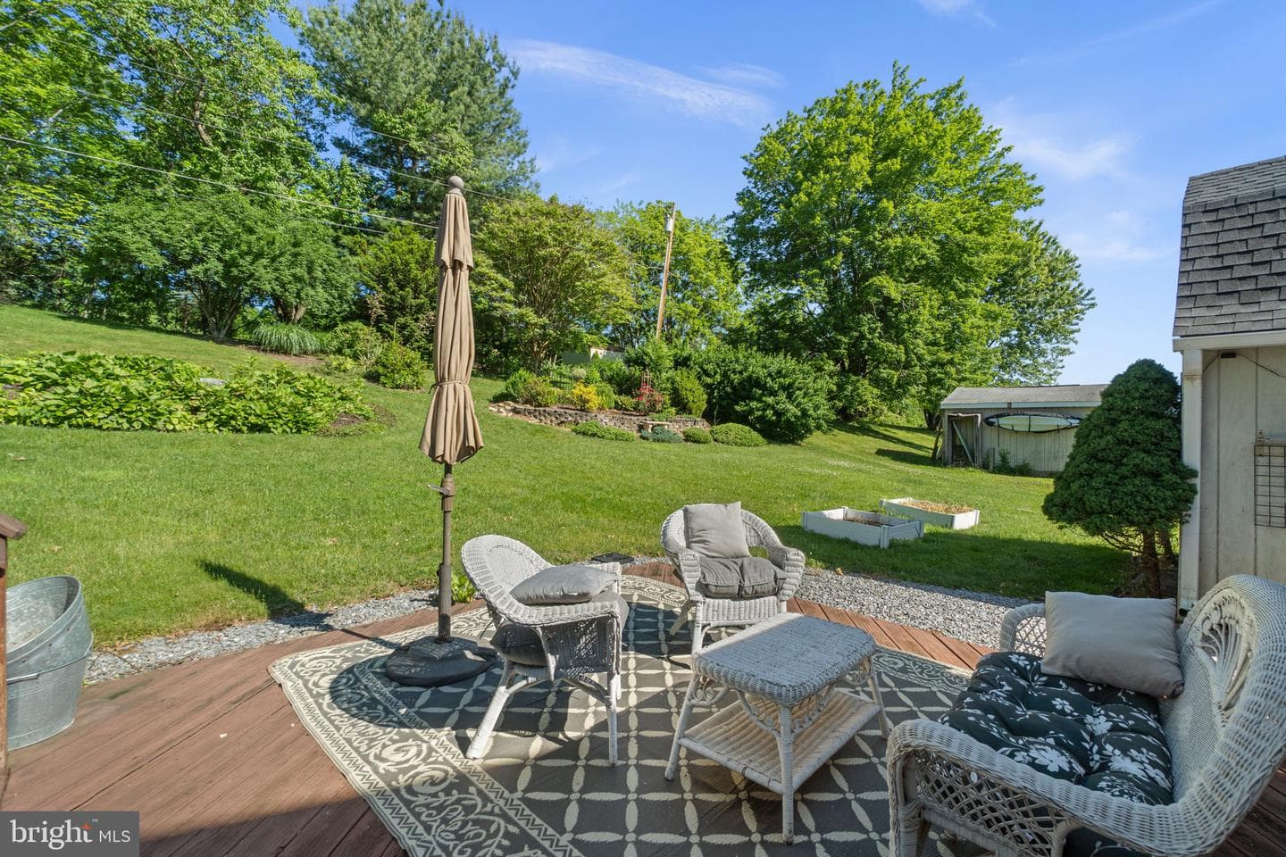 13724 Hillside Avenue photo 39