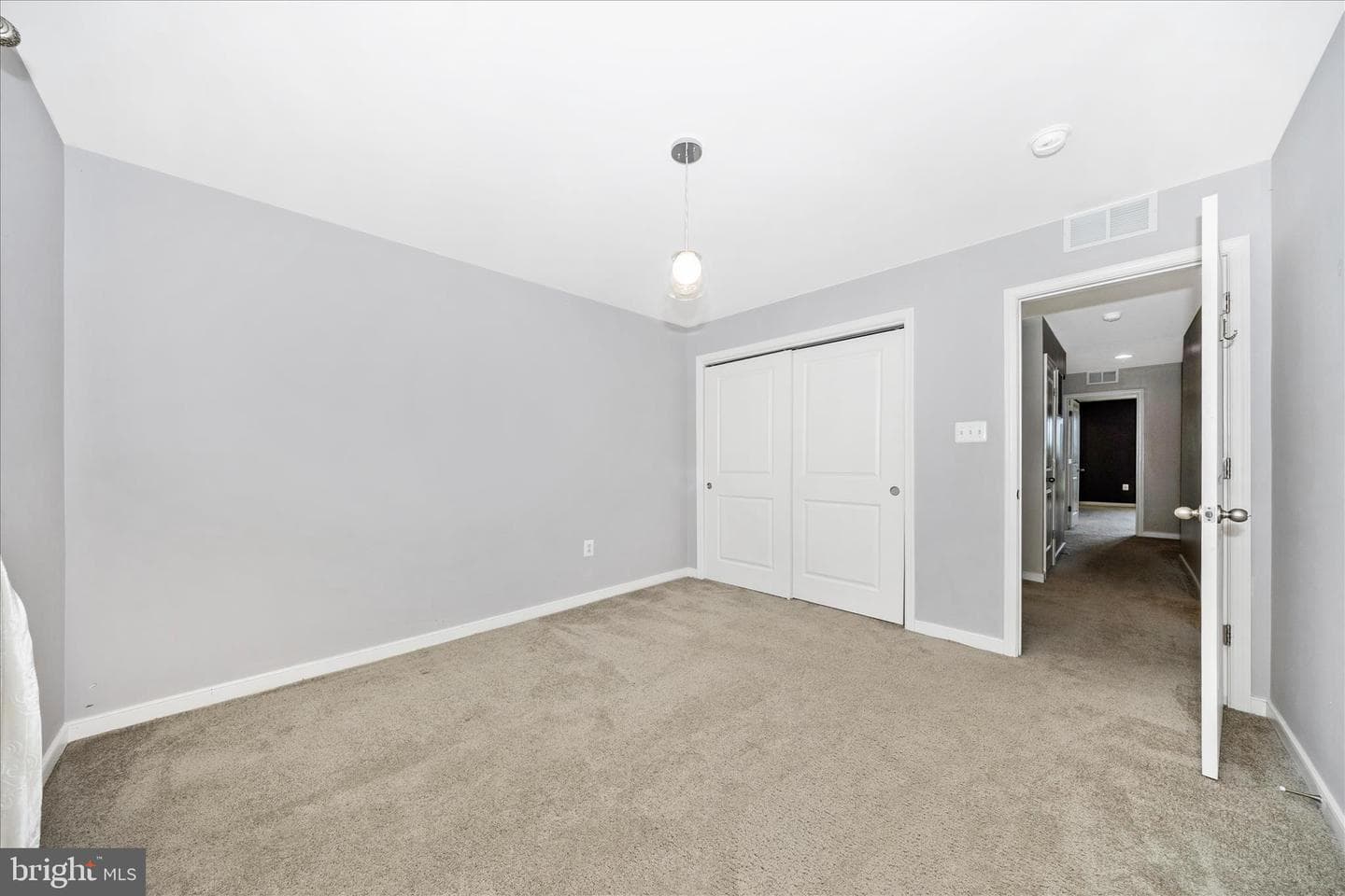 669 E Church Street photo 35