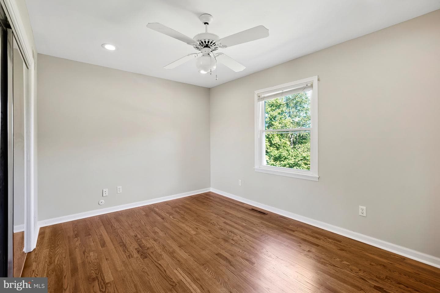 3388 Red Oak Court photo 32