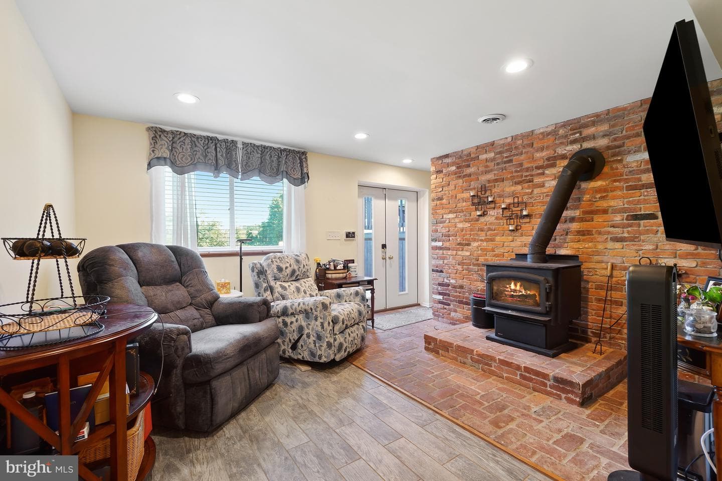 3388 Red Oak Court photo 35