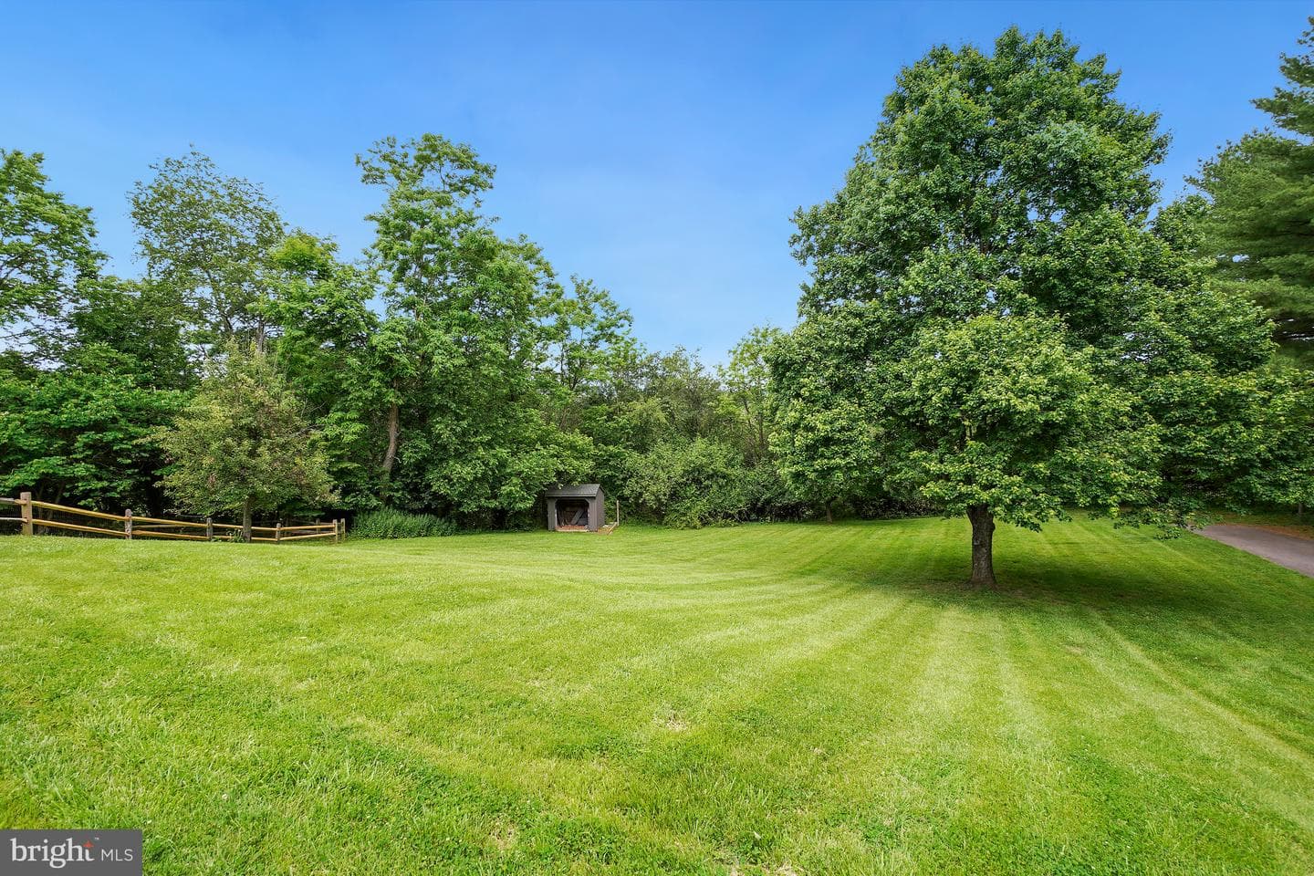 3388 Red Oak Court photo 47