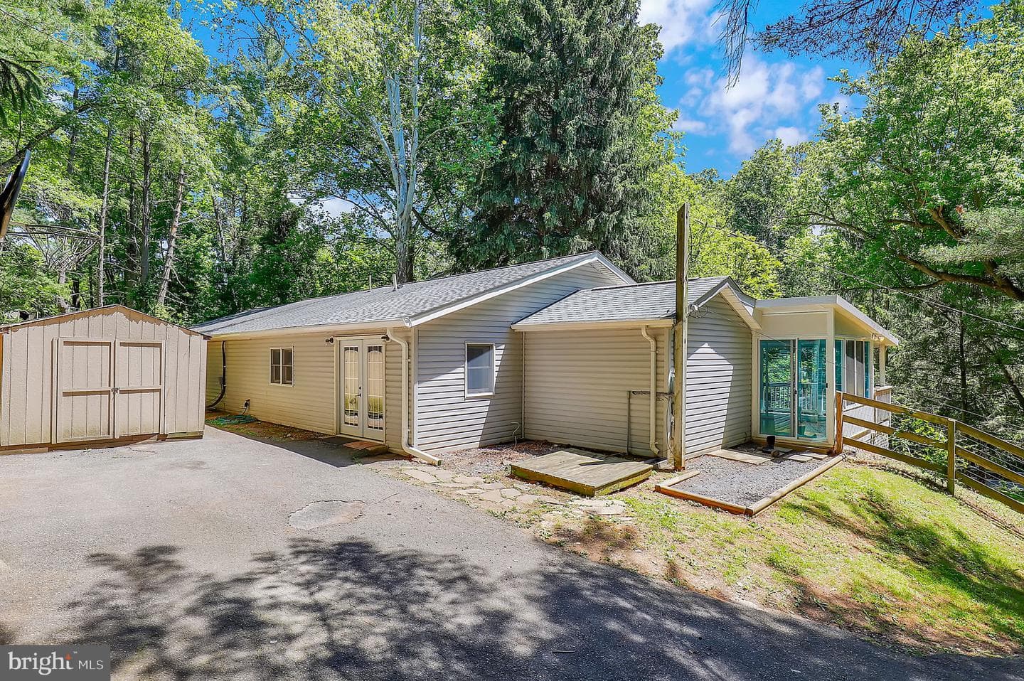 10856 Wolfsville Road photo 32