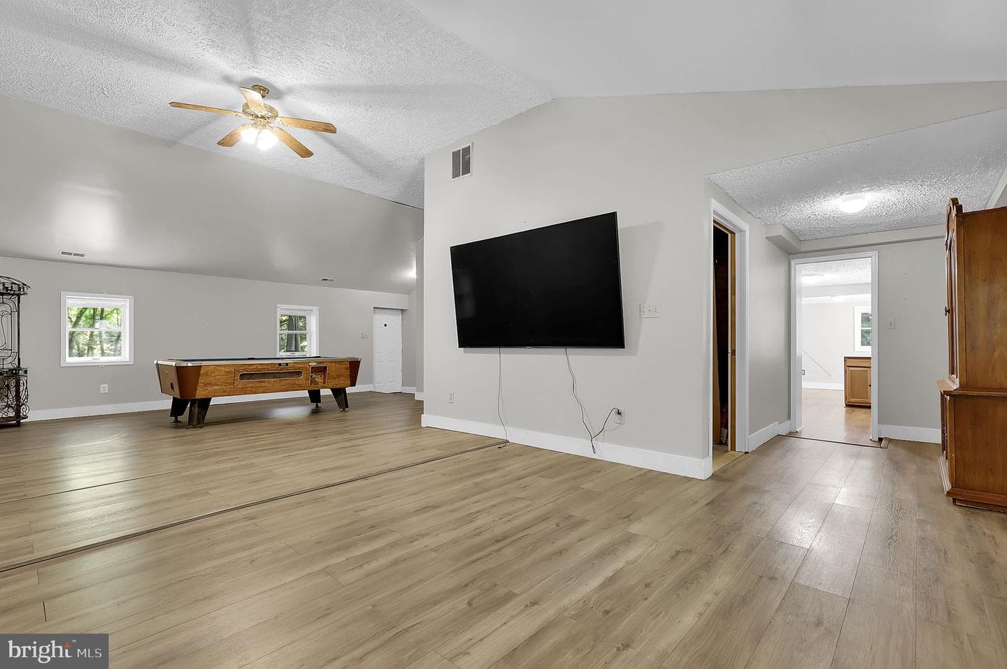 10856 Wolfsville Road photo 8