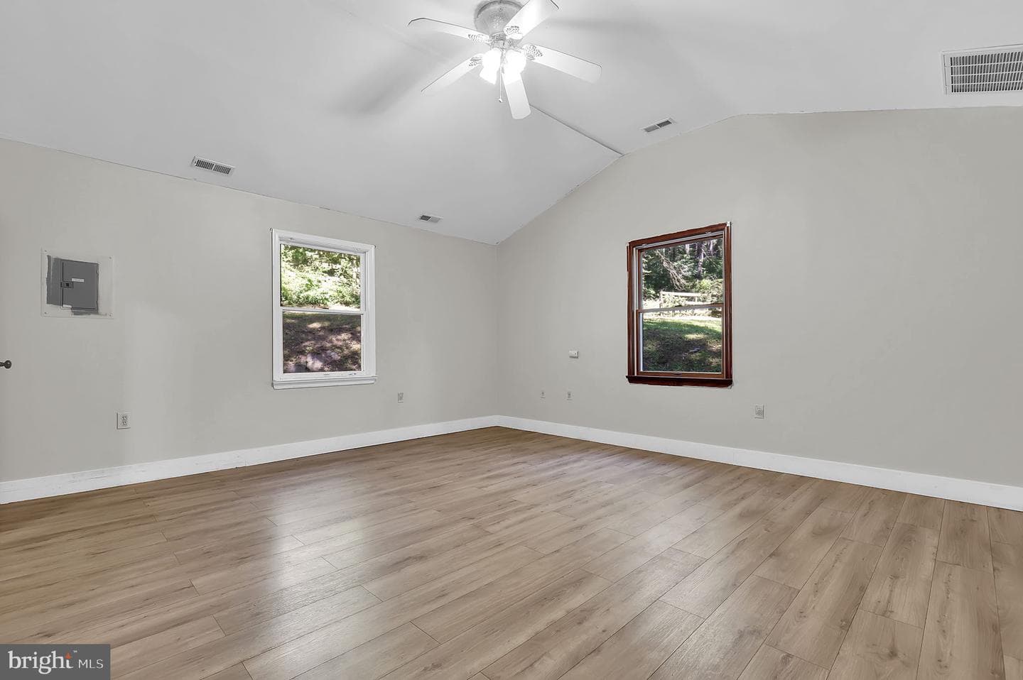 10856 Wolfsville Road photo 9