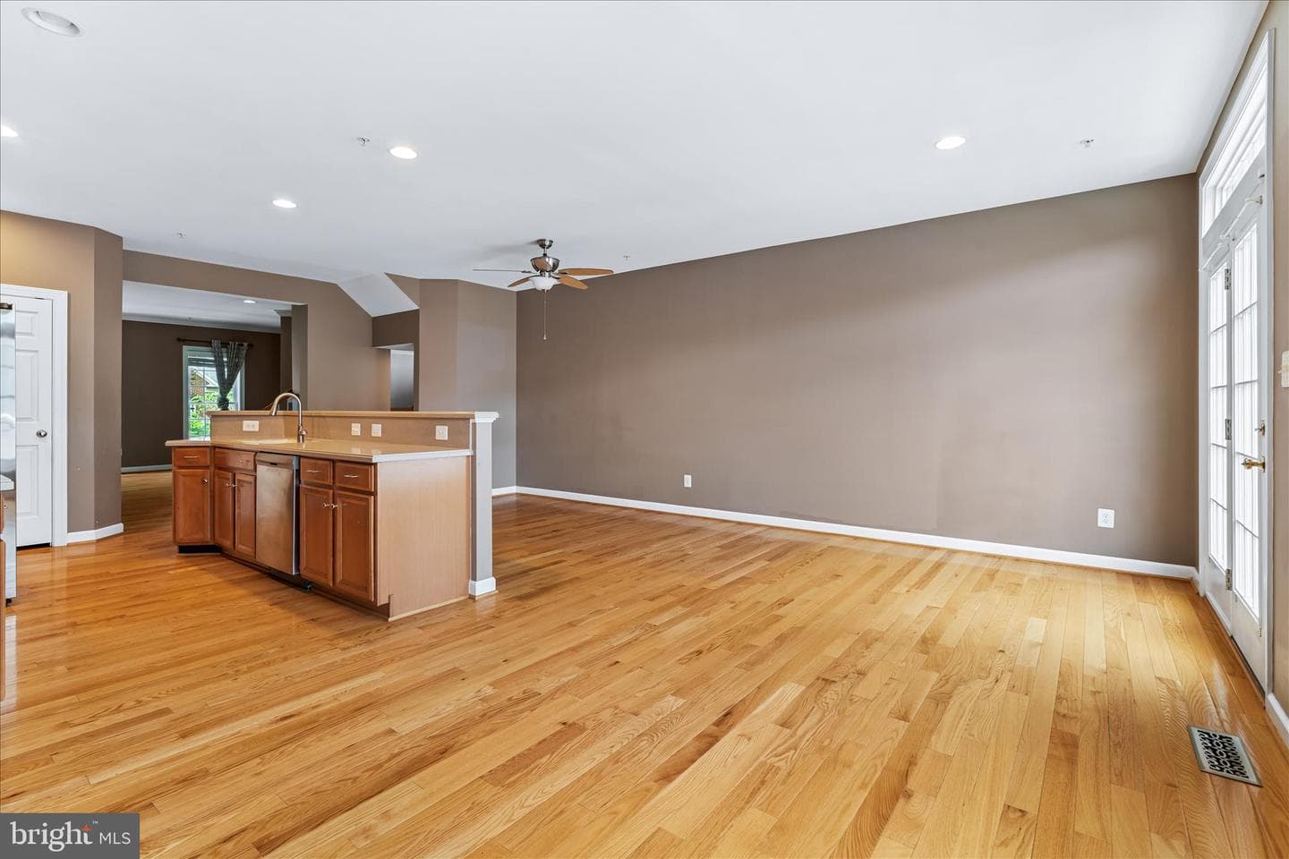 9393 Penrose Street photo 13