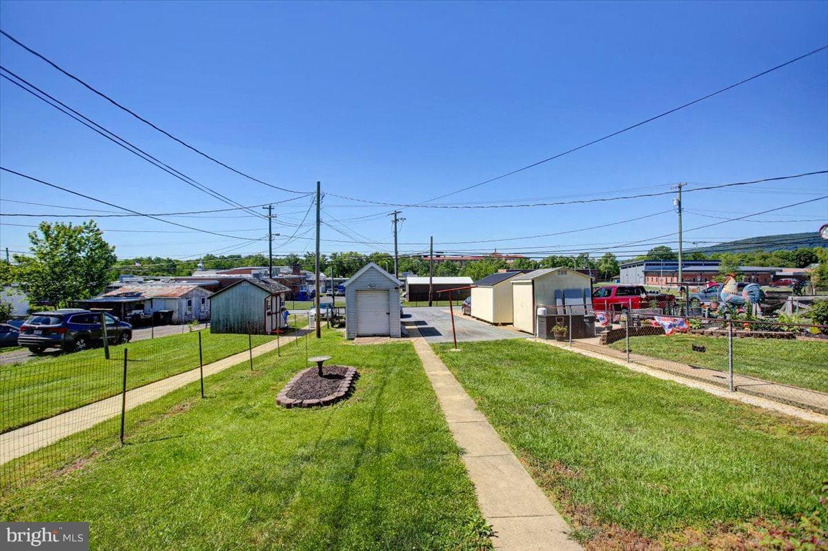 324 E Main Street photo 8