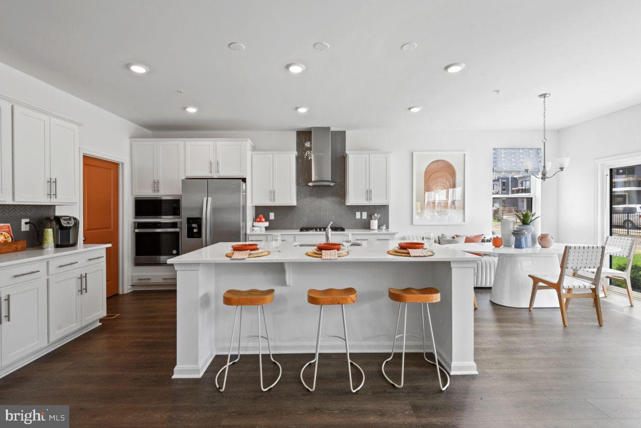 472 Ensemble Way photo 8