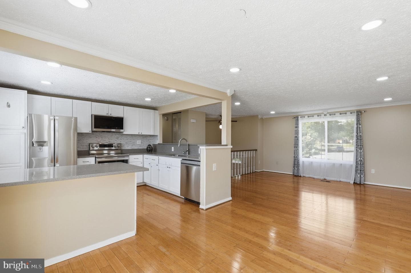 5690 Pebble Drive photo 10