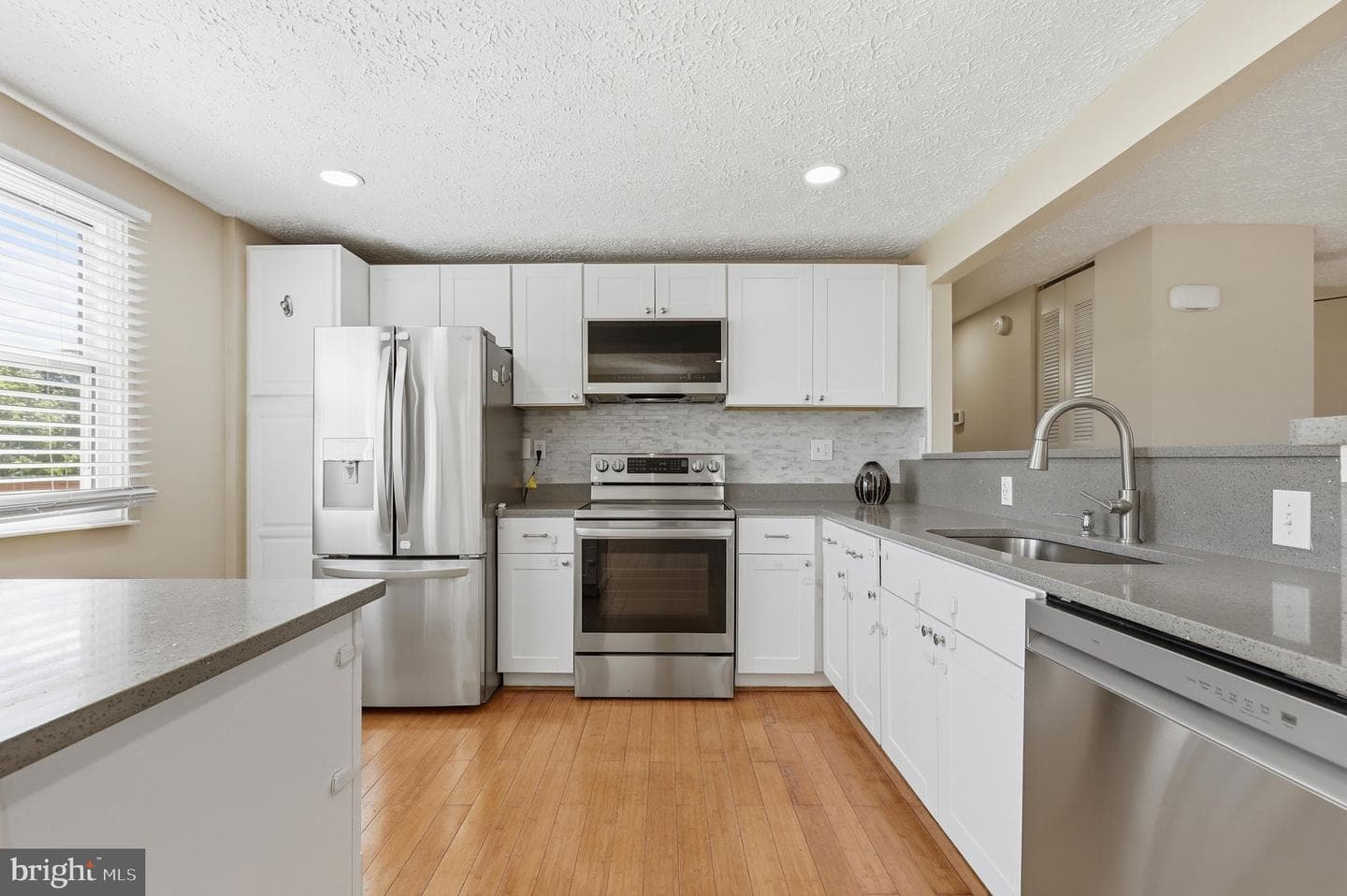 5690 Pebble Drive photo 11